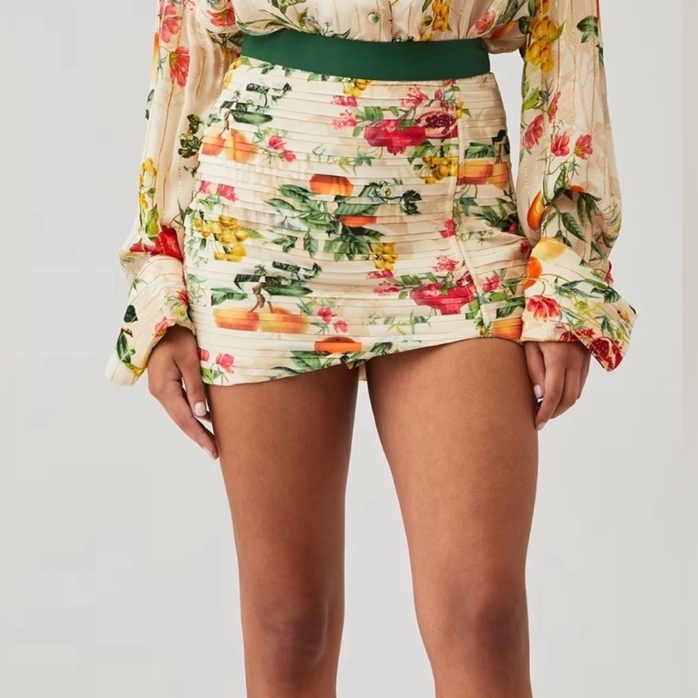 Rococo Sand Floral Skirt with Green and Red Accents - Picture 3 of 9